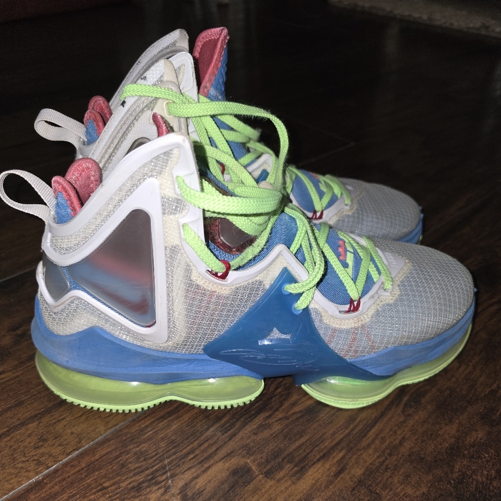 Men's Lebron Basketball Shoes